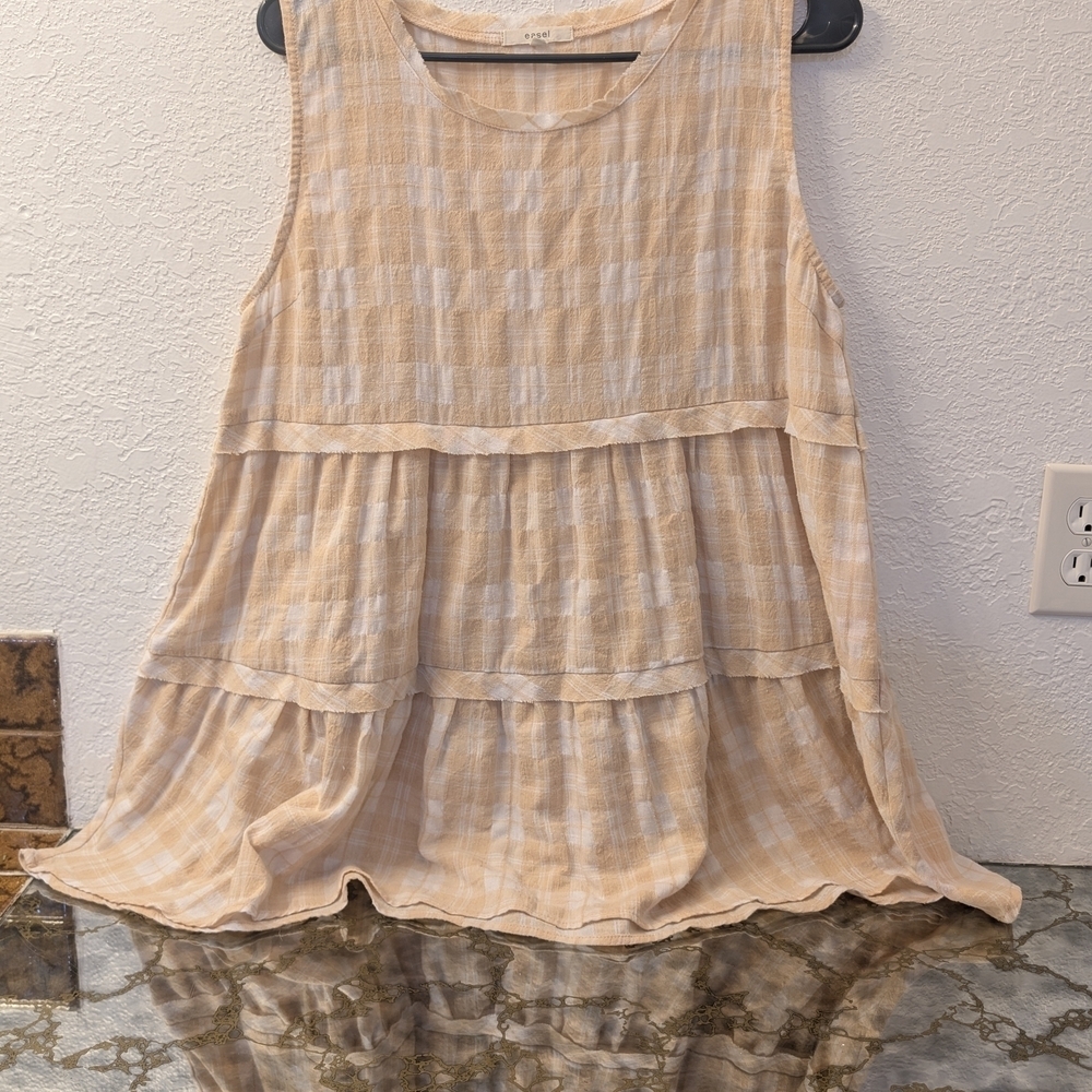 easel Peach and White Tiered Sleeveless Blouse